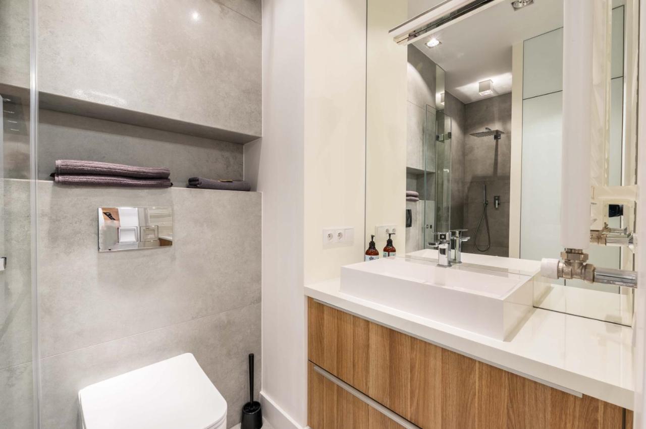 Galeria Rondo Wiatraczna Apartments وارسو المظهر الخارجي الصورة